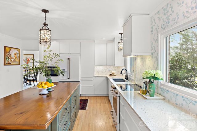 401 Glen Oaks Road, Charlotte, NC 28270