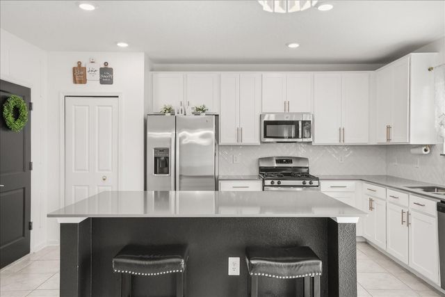 26100 BRISTLELEAF CT, Leesburg, FL 34748