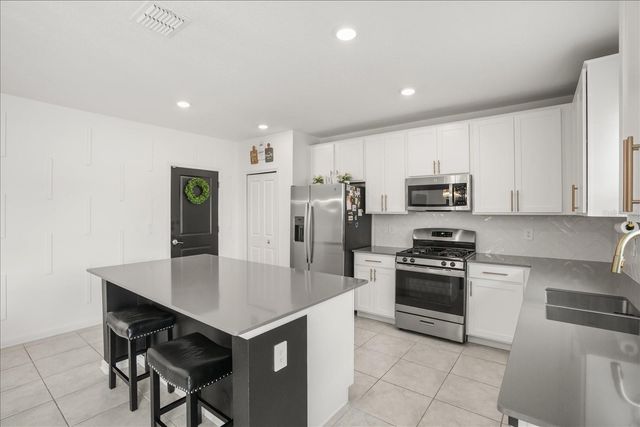 26100 BRISTLELEAF CT, Leesburg, FL 34748