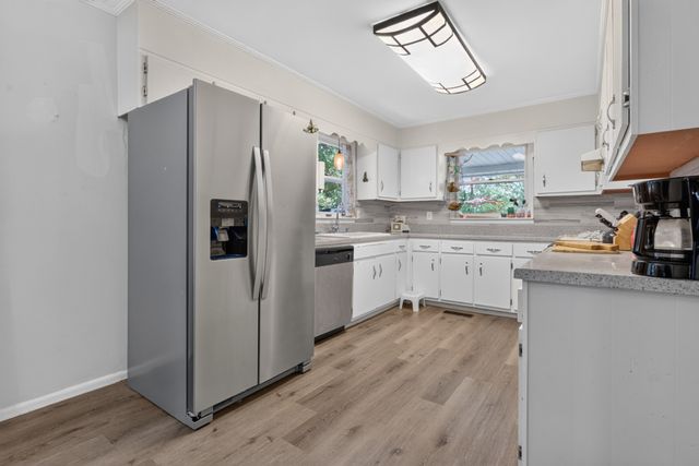 129 Meredith Ln, Winchester, TN 37398