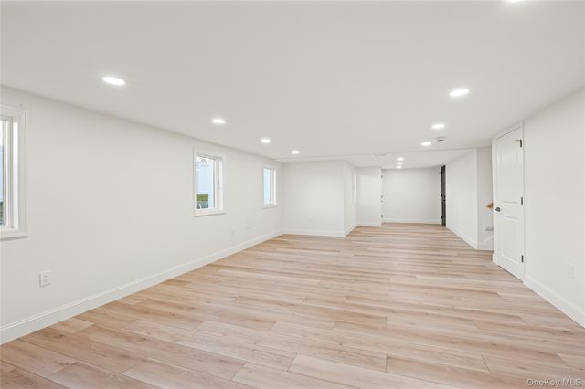 5 Poplar Drive, Smithtown, NY 11787