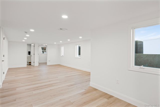 5 Poplar Drive, Smithtown, NY 11787