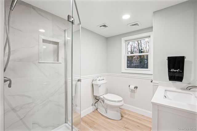 5 Poplar Drive, Smithtown, NY 11787