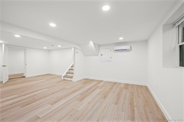 5 Poplar Drive, Smithtown, NY 11787