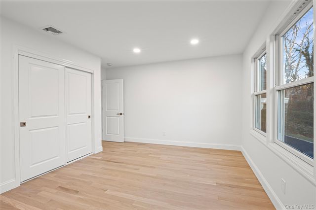 5 Poplar Drive, Smithtown, NY 11787