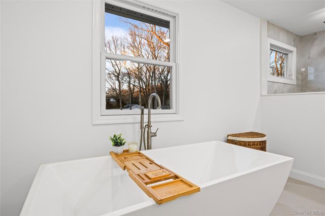 5 Poplar Drive, Smithtown, NY 11787