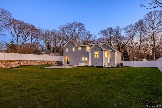 5 Poplar Drive, Smithtown, NY 11787