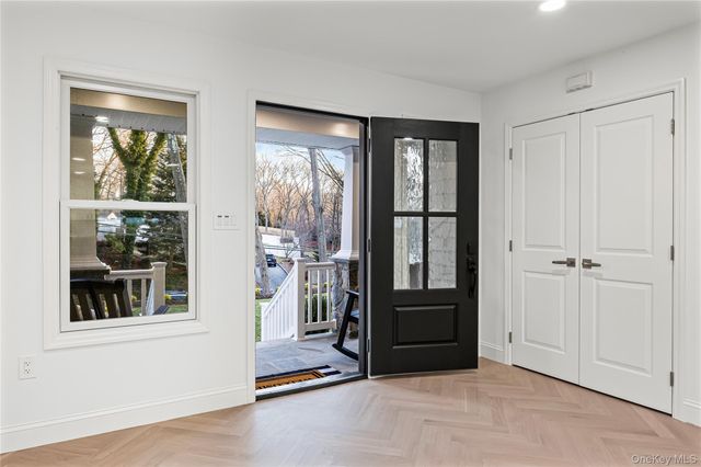 5 Poplar Drive, Smithtown, NY 11787