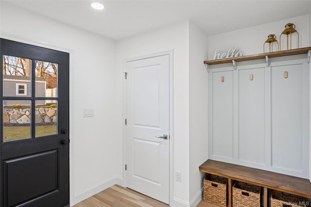 5 Poplar Drive, Smithtown, NY 11787