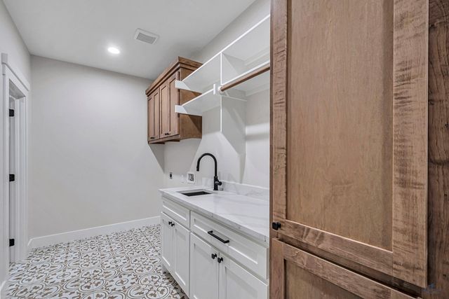 2815 S County Rd 1092, Midland, TX 79706