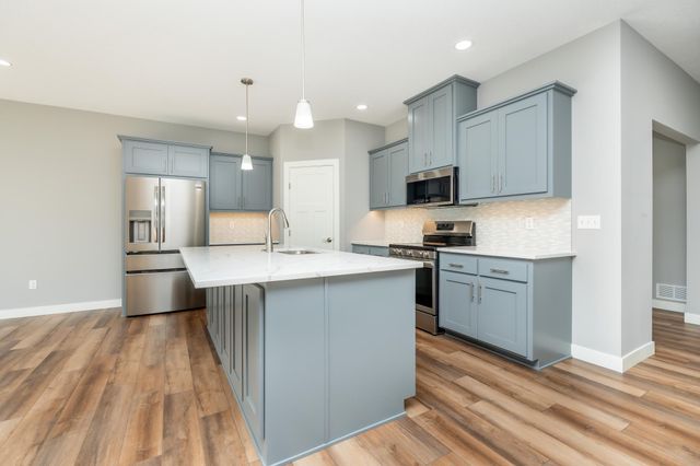 1118 Village Street SE, New Prague, MN 56071