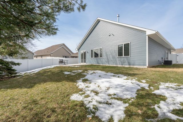 1118 Village Street SE, New Prague, MN 56071