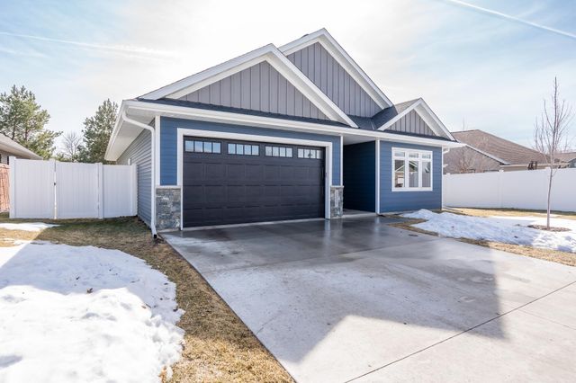 1118 Village Street SE, New Prague, MN 56071