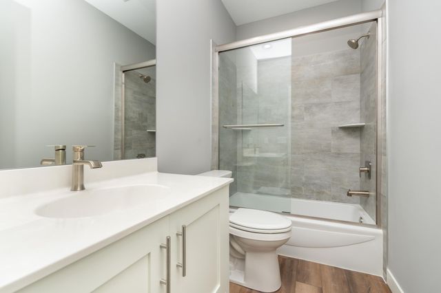 1118 Village Street SE, New Prague, MN 56071