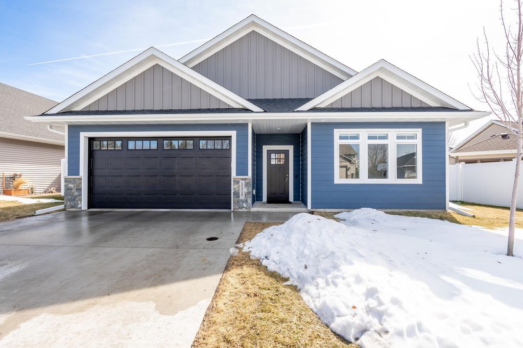 1118 Village Street SE, New Prague, MN 56071