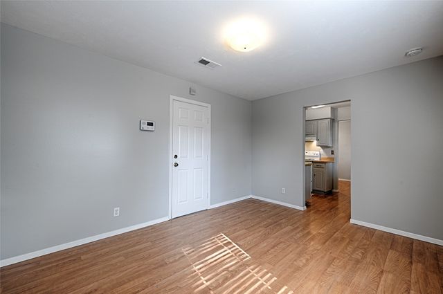 2304 Meadow Crest, Irving, TX 75060