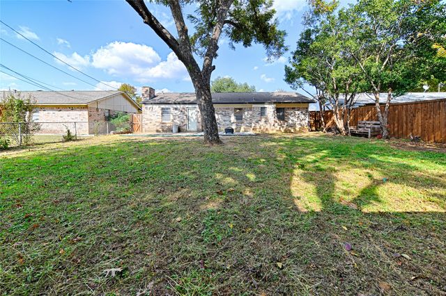 2304 Meadow Crest, Irving, TX 75060