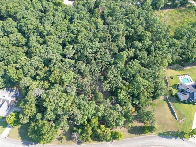 3820 N Bridlewood Drive, Springdale, AR 72764