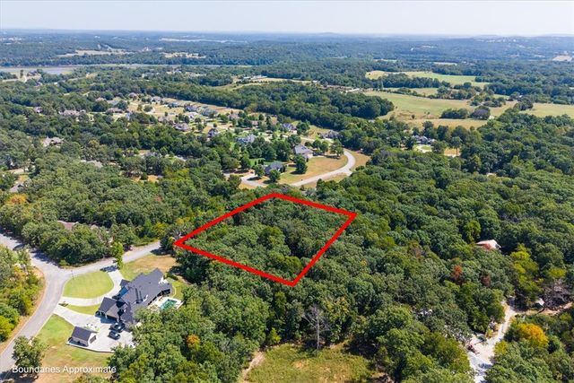 3820 N Bridlewood Drive, Springdale, AR 72764
