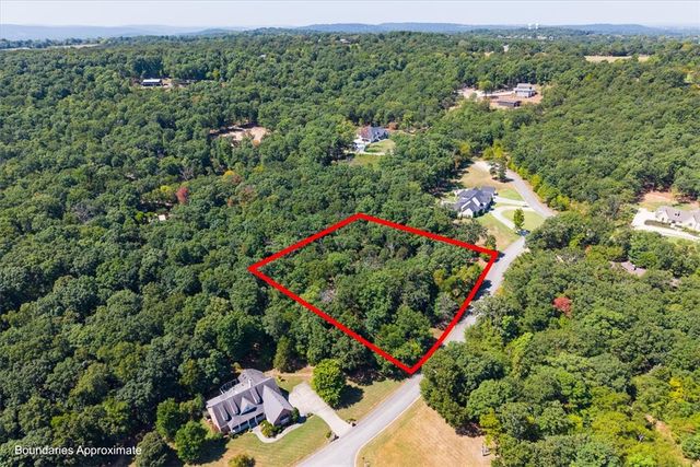 3820 N Bridlewood Drive, Springdale, AR 72764