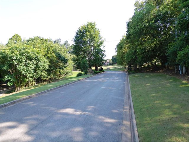 3820 N Bridlewood Drive, Springdale, AR 72764