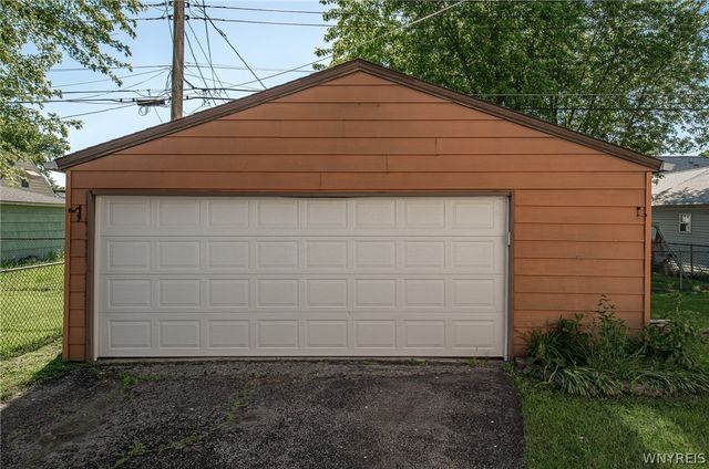 62 Patricia Lane, Cheektowaga, NY 14227