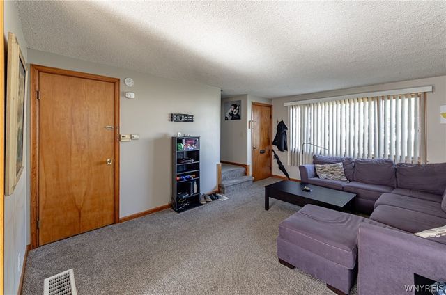 62 Patricia Lane, Cheektowaga, NY 14227