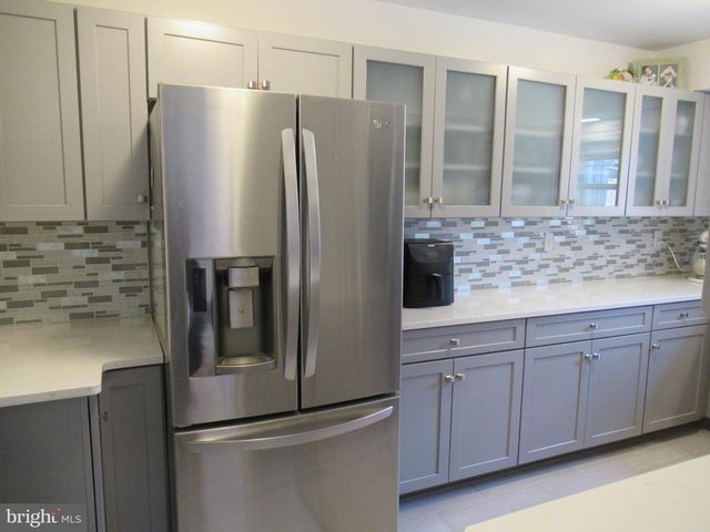 9221 GRACELAND PL, Fairfax, VA 22031