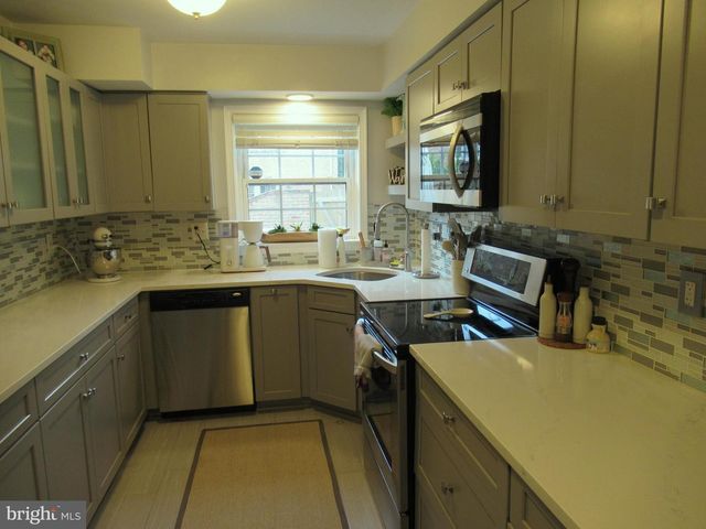 9221 GRACELAND PL, Fairfax, VA 22031