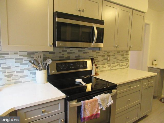 9221 GRACELAND PL, Fairfax, VA 22031