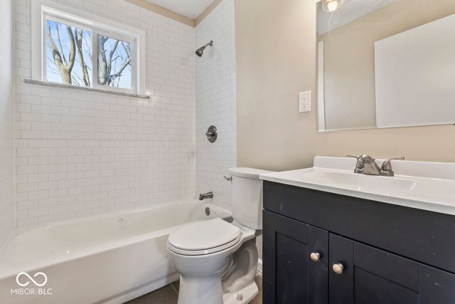 7840 Roseway Court, Indianapolis, IN 46226