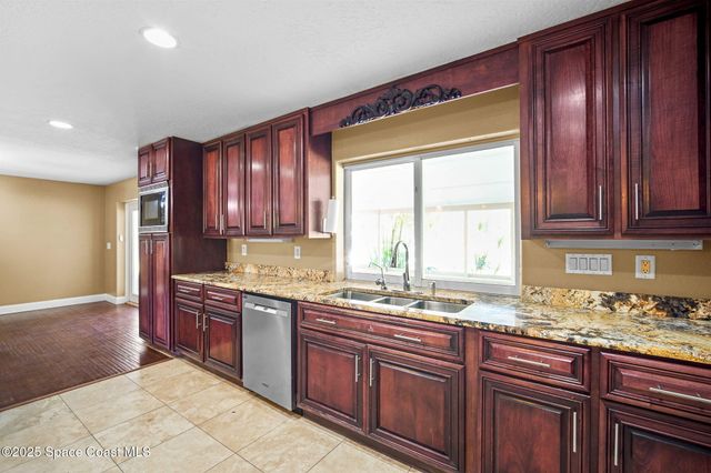 3940 Fairfax Drive, Mims, FL 32754