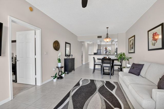 26 Royal Palm Way 403, Boca Raton, FL 33432