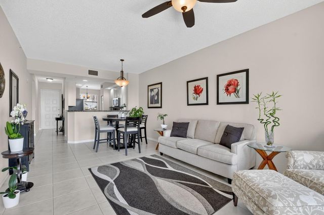 26 Royal Palm Way 403, Boca Raton, FL 33432