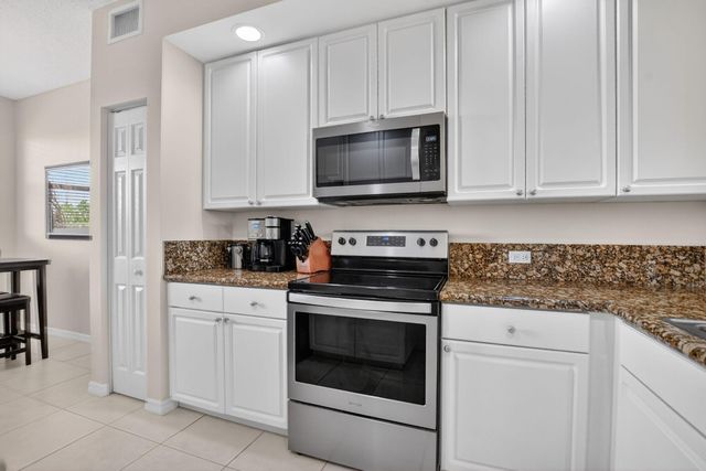 26 Royal Palm Way 403, Boca Raton, FL 33432