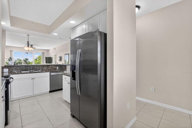 26 Royal Palm Way 403, Boca Raton, FL 33432