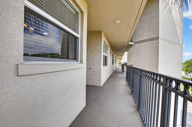 26 Royal Palm Way 403, Boca Raton, FL 33432