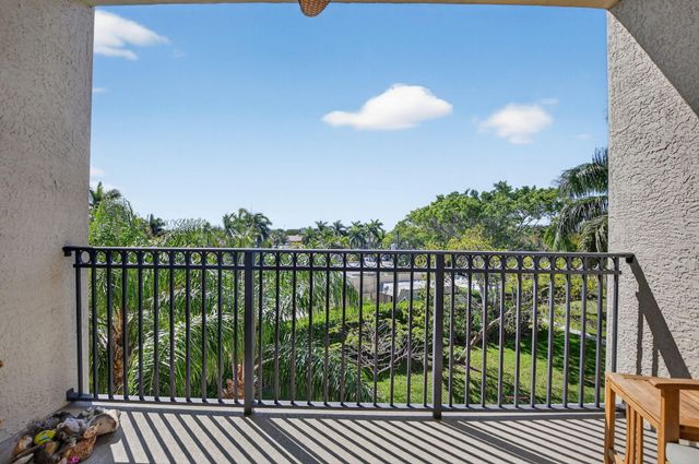 26 Royal Palm Way 403, Boca Raton, FL 33432