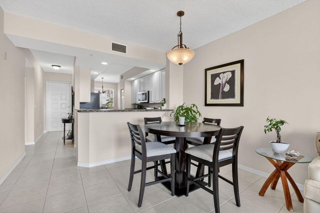 26 Royal Palm Way 403, Boca Raton, FL 33432