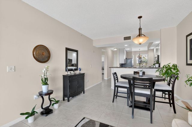 26 Royal Palm Way 403, Boca Raton, FL 33432