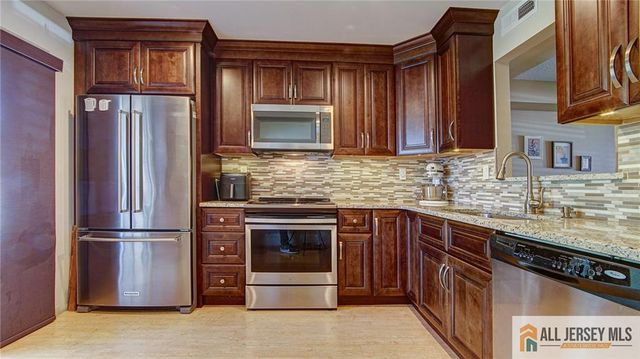 631 Madison Drive B, Monroe, NJ 08831