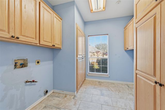 2210 Meadows Lane, Sherman, TX 75092