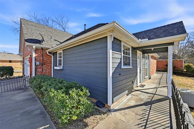 2210 Meadows Lane, Sherman, TX 75092