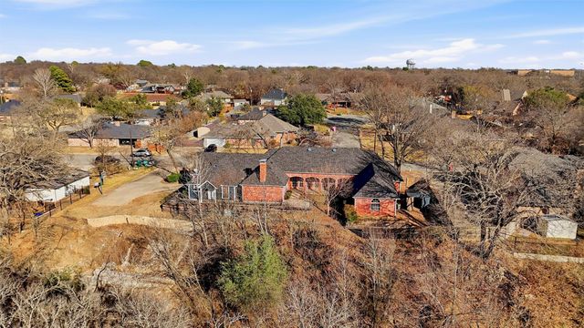 2210 Meadows Lane, Sherman, TX 75092