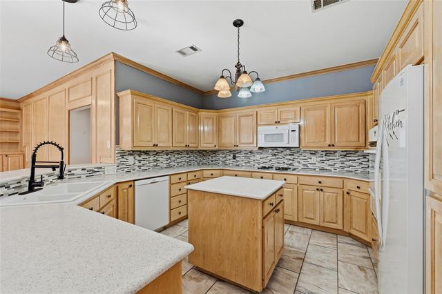 2210 Meadows Lane, Sherman, TX 75092