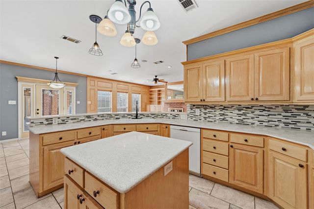 2210 Meadows Lane, Sherman, TX 75092