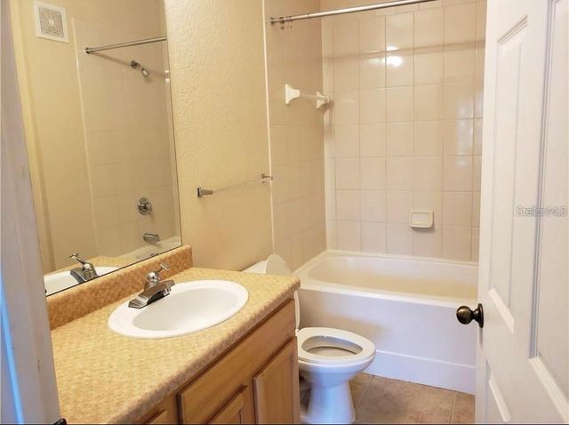 10213 COURTNEY PALMS BOULEVARD 301, Tampa, FL 33619