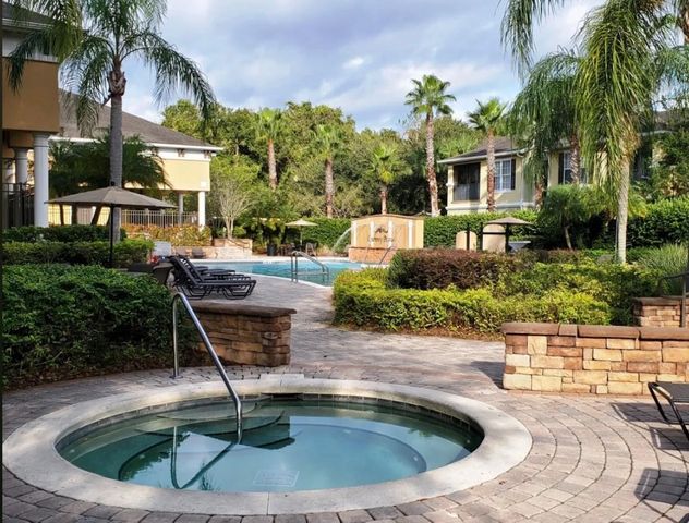 10213 COURTNEY PALMS BOULEVARD 301, Tampa, FL 33619