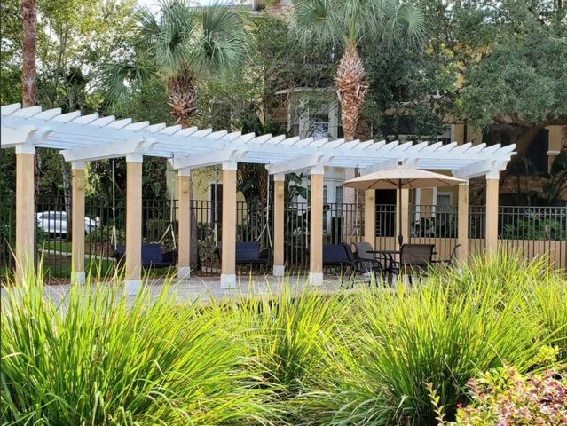 10213 COURTNEY PALMS BOULEVARD 301, Tampa, FL 33619