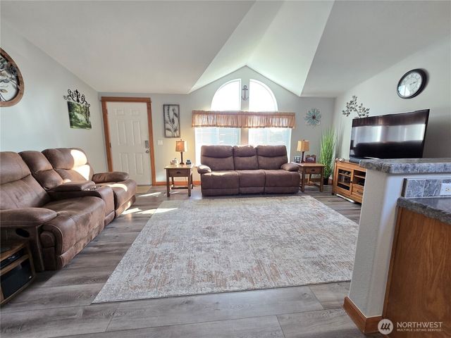 526 SE Canal Drive, Ocean Shores, WA 98569